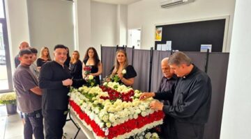 التحضيرات الأخيرة في كنيسة الروح القدس لإقامة رتبة السجود ودفنة الصليب