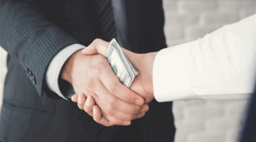 فساد يضرب وزارة سيادية.. وسلام يرفض التدخل!