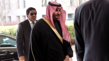وزير الدفاع السعودي يلتقي مسؤولين إيرانيين ويبحث تعزيز العلاقات وزير الدفاع السعودي يلتقي مسؤولين إيرانيين ويبحث تعزيز العلاقات