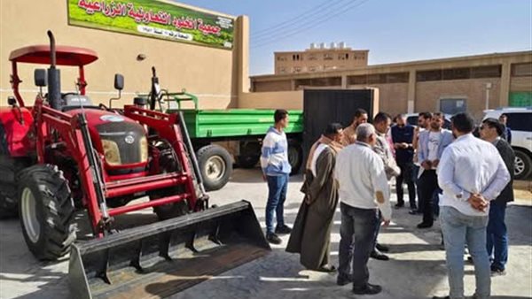 نائبا وزير الزراعة ورئيس الإيفاد يتفقدان مشروعات الاستثمارات الزراعية المستدامة بالمنيا نائبا وزير الزراعة ورئيس الإيفاد يتفقدان مشروعات الاستثمارات الزراعية المستدامة بالمنيا
