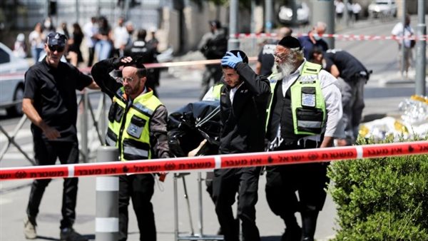 هجوم بسكين في سكسونيا الألمانية.. جريحان وتوقيف مشتبه به بعد طعن امرأة وموظف في متجر هجوم بسكين في سكسونيا الألمانية.. جريحان وتوقيف مشتبه به بعد طعن امرأة وموظف في متجر