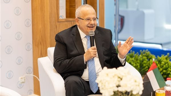 الخشت يقترح مشروعًا فكريًا يعيد بناء المرجعيات الفكرية والدينية بعيدًا عن الاستقطابات الخشت يقترح مشروعًا فكريًا يعيد بناء المرجعيات الفكرية والدينية بعيدًا عن الاستقطابات