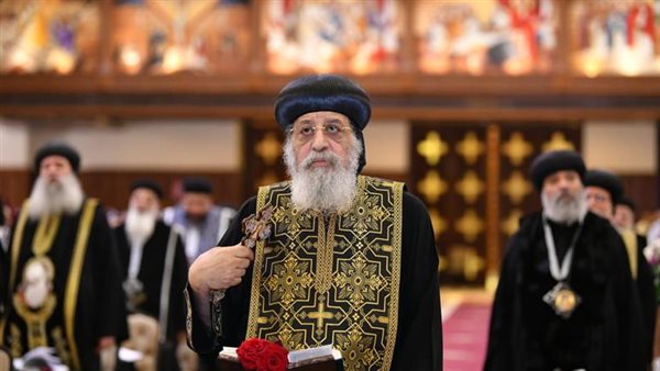 وسط حضور كبير.. البابا تواضروس يترأس صلوات الجمعة العظيمة من الكاتدرائية المرقسية وسط حضور كبير.. البابا تواضروس يترأس صلوات الجمعة العظيمة من الكاتدرائية المرقسية