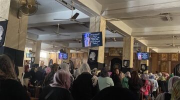 “اذكرني يا رب متى جئت في ملكوتك”.. صلاة تتردد بكنيسة مارمرقس فيصل بالجمعة العظيمة