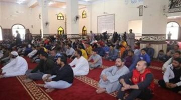 الألف يؤدون صلاة الجمعة ويدعون لغزة بالإسماعيلية