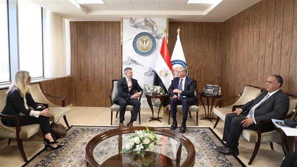 وزير البترول يستقبل رئيس شركة كابريكورن إنرجى البريطانية وزير البترول يستقبل رئيس شركة كابريكورن إنرجى البريطانية