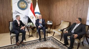 وزير البترول يبحث مع رئيس «كابريكورن إنرجى» تعزيز أنشطة البحث والاستكشاف بالصحراء الغربية