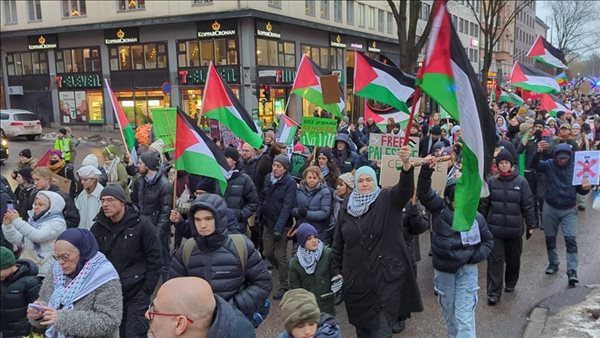وقفة تضامنية أمام البرلمان الأوروبي في بلجيكا دعمًا للأسرى الفلسطينيين وقفة تضامنية أمام البرلمان الأوروبي في بلجيكا دعمًا للأسرى الفلسطينيين