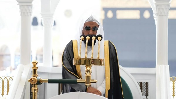 خطيب المسجد الحرام: الموت حق لا يرده مال أو سلطان كتبه الله على الجميع خطيب المسجد الحرام: الموت حق لا يرده مال أو سلطان كتبه الله على الجميع