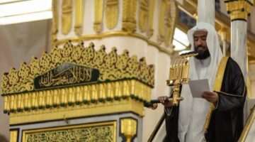خطيب المسجد النبوي: أعظم ما أمر الله به عباده هو التوحيد