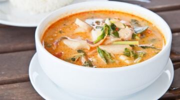 طريقة عمل شوربة السي فود بالكريمة على للشيف حسن.. السر في مراحل الطهي