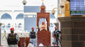 بـ11 ابتلاءً.. خطيب المسجد الحرام: الدنيا دار امتحان يبتلى فيها المؤمن