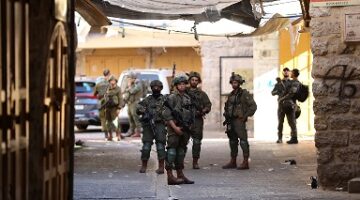 جيش إسرائيل يعتقل 3 فلسطينيين ويفض وقفة منددة بالاستيطان جنوب الضفة