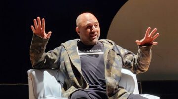 رامي رمزي يتصدى لبطولة "نويزي TV" على مسرح السامر