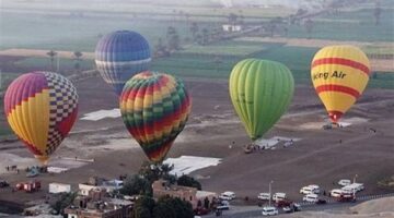 تحليق 70 رحلة بالون طائر فوق سماء الأقصر بالبر الغربي