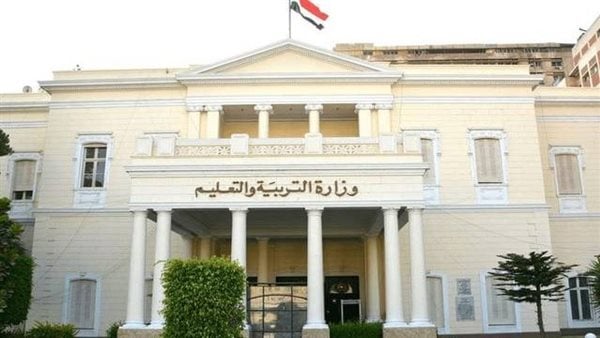 أخبار التعليم اليوم | مد الخدمة للمعلمين المحالين للمعاش.. ولجنة لفحص حالتهم