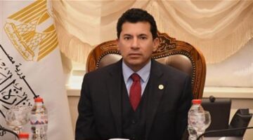 قبل مواجهتي نصف نهائي دوري أبطال إفريقيا.. وزير الشباب والرياضة يطمئن على بعثتي الأهلي وبيراميدز في جنوب أفريقيا