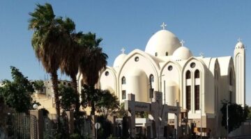 محافظ أسوان يهنئ الأقباط بمناسبة عيد القيامة المجيد