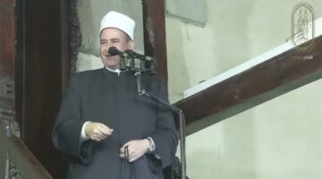 خطيب الأزهر: الأعداء يسعون لتغييب وعي شبابنا وهدم رموز الأمة