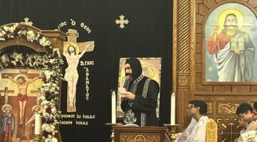 الكنيسة القبطية تُحيي الجمعة العظيمة بصلوات متواصلة وصوم حتى الغروب