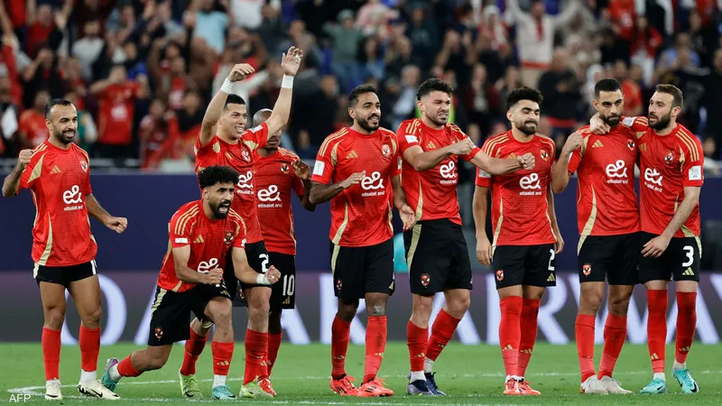 الأهلي يصرف 150 ألف جنيه مكافأة الفوز على الهلال السوداني الأهلي يصرف 150 ألف جنيه مكافأة الفوز على الهلال السوداني