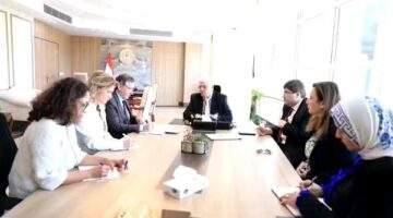 وزير التعليم العالي يبحث مستجدات تدشين مركز التوظيف الفرانكفون بجامعة القاهرة