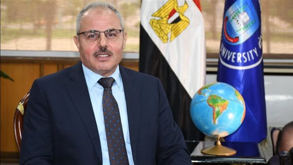 رئيس جامعة قناة السويس: حريصون على دعم المؤتمرات الطلابية التي تعزز من قدراتهم رئيس جامعة قناة السويس: حريصون على دعم المؤتمرات الطلابية التي تعزز من قدراتهم