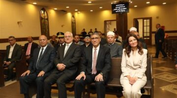 محافظ الجيزة يزور الكنيسة الإنجيلية للتهنئة بعيد القيامة المجيد