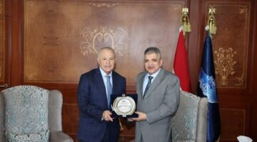 الفريق أسامة ربيع يستقبل أبو ريدة لمناقشة الاستعدادات لكأس الأمم تحت 20 عامًا