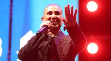 بالصور.. أحمد سعد يحيي حفلا كامل العدد.. والجمهور يتفاعل مع تحدي «مفتقدني»