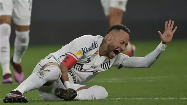 سانتوس البرازيلي يعلن إصابة نيمار.. ويحدد مدة غيابه سانتوس البرازيلي يعلن إصابة نيمار.. ويحدد مدة غيابه