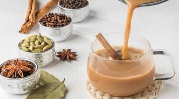 شاي كرك بالحليب والحبهان.. نكهة شرقية بمذاق لذيذ