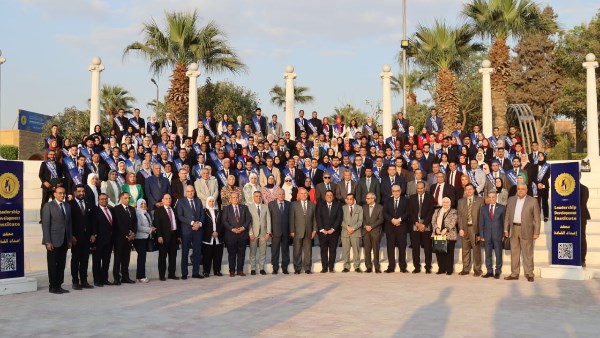 بناء المستقبل.. شباب العلوم الاجتماعية يقودون التغيير بمعهد إعداد القادة بناء المستقبل.. شباب العلوم الاجتماعية يقودون التغيير بمعهد إعداد القادة