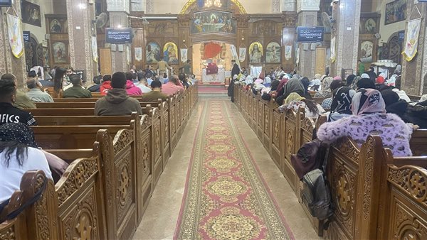 كنيسة مارمرقس بفيصل تحتفل بليلة «أبو غلمسيس» في أجواء روحانية استعدادًا للقيامة كنيسة مارمرقس بفيصل تحتفل بليلة «أبو غلمسيس» في أجواء روحانية استعدادًا للقيامة