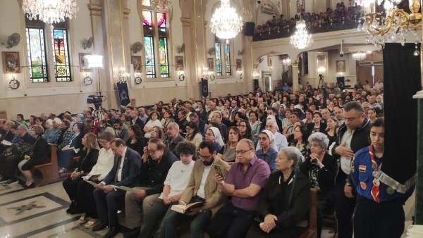 البطريرك الأنبا إبراهيم إسحق يترأس صلوات بصخة الصلبوت من يوم الجمعة العظيمة بمصر الجديدة البطريرك الأنبا إبراهيم إسحق يترأس صلوات بصخة الصلبوت من يوم الجمعة العظيمة بمصر الجديدة