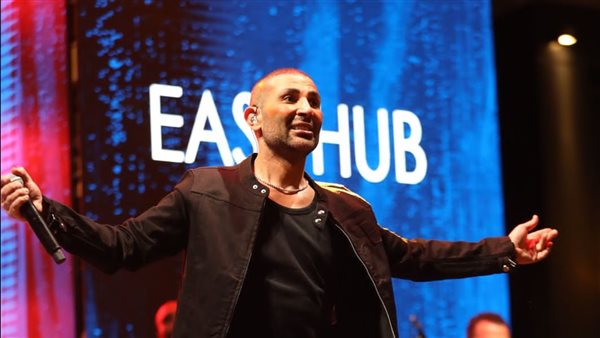 منها تحدي رقص أغنية مفتقدني.. أبرز لقطات حفل أحمد سعد في القاهرة منها تحدي رقص أغنية مفتقدني.. أبرز لقطات حفل أحمد سعد في القاهرة