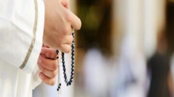 ماذا يحدث لمن يذكر الله؟.. علي جمعة: 6 عجائب في السماء والأرض