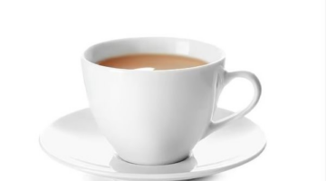 احذر.. عادة ضارة تجعل كوب الشاي يحتوي على مليارات جسيمات البلاستيك