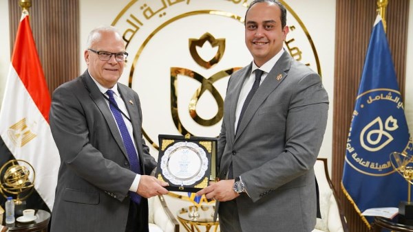 الرعاية الصحية: بحث آليات تنفيذ برنامج توأمة مع جامعة “كارولينيسكا” لابتعاث الأطباء الرعاية الصحية: بحث آليات تنفيذ برنامج توأمة مع جامعة “كارولينيسكا” لابتعاث الأطباء