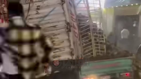 مصرع سائق في تصادم سيارة نقل محملة ببنجر السكر مع ربع نقل بالفيوم مصرع سائق في تصادم سيارة نقل محملة ببنجر السكر مع ربع نقل بالفيوم
