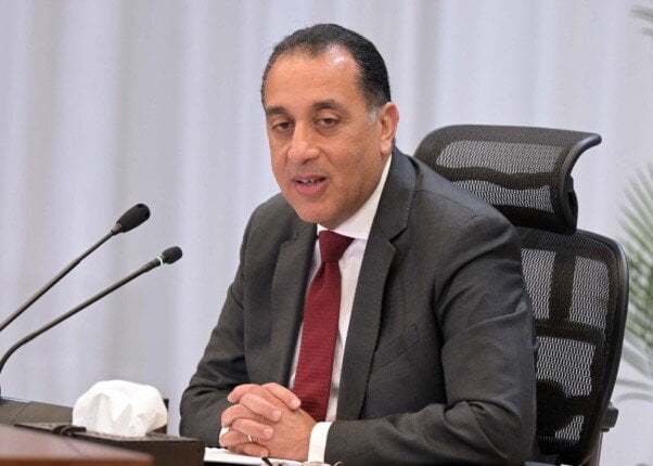 «مدبولي» يبدأ جولة تفقدية بعدد من المصانع في العاشر من رمضان «مدبولي» يبدأ جولة تفقدية بعدد من المصانع في العاشر من رمضان