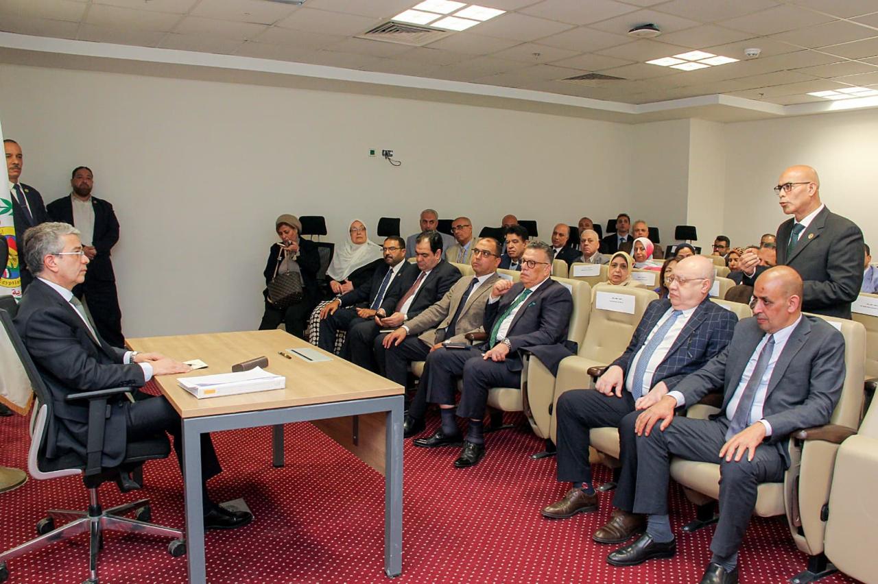 وزير المالية: سنعمل بكل جهد لخفض زمن وتكلفة الإفراج الجمركي وزير المالية: سنعمل بكل جهد لخفض زمن وتكلفة الإفراج الجمركي