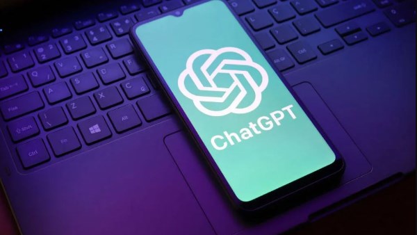 ميزة أم تطفل.. ChatGPT ينادي المستخدمين بأسمائهم دون سابق إنذار ميزة أم تطفل.. ChatGPT ينادي المستخدمين بأسمائهم دون سابق إنذار