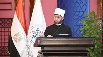 وزير الأوقاف يهنئ قداسة البابا تواضروس الثاني بعيد القيامة المجيد