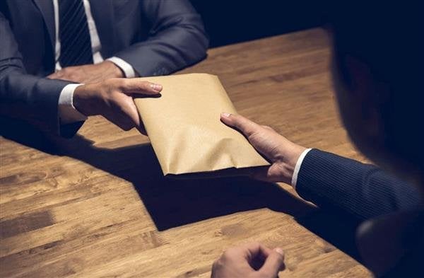 وسط انتشار أمني.. بدء محاكمة 12 متهما في قضية «فساد وزارة الري» وسط انتشار أمني.. بدء محاكمة 12 متهما في قضية «فساد وزارة الري»