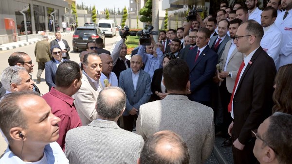 رئيس الوزراء يتفقد مصانع المصرية السويسرية للمكرونة والطحن والمركزات بالعاشر من رمضان رئيس الوزراء يتفقد مصانع المصرية السويسرية للمكرونة والطحن والمركزات بالعاشر من رمضان