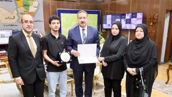 محافظ المنوفية يكرم أسرة مدير إدارة الباجور التعليمية الراحل محافظ المنوفية يكرم أسرة مدير إدارة الباجور التعليمية الراحل