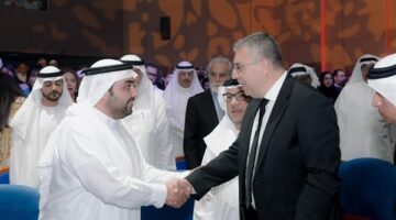 عمرو الليثي يلتقي بـ رئيس هيئة الفجيرة للثقافة والإعلام على هامش حفل ختام مهرجان الفجيرة الدولي للمونودراما