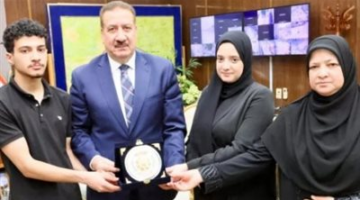 تقديرا لإخلاصه.. محافظ المنوفية يكرم أسرة مدير إدارة الباجور التعليمية المتوفي خلال زيارة وزير التعليم