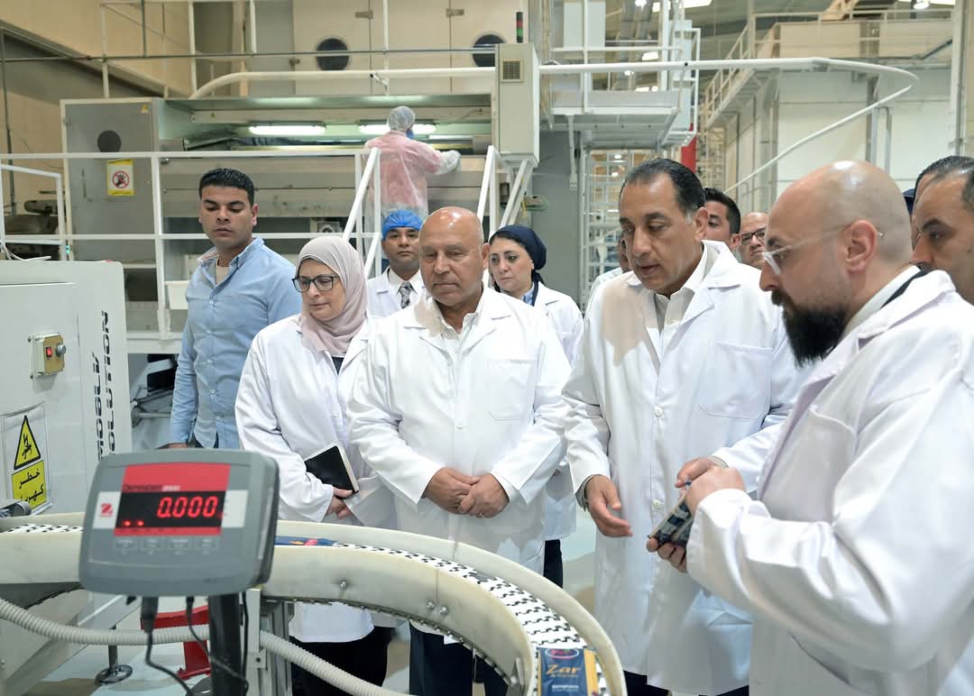 بالصور.. رئيس الوزراء ووزير الصناعة يتفقدان مصانع مجموعة المصرية السويسرية للمكرونة بالصور.. رئيس الوزراء ووزير الصناعة يتفقدان مصانع مجموعة المصرية السويسرية للمكرونة